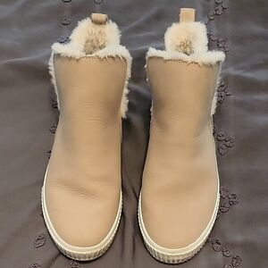 Cozy Tan Fur-Lined Winter Boots